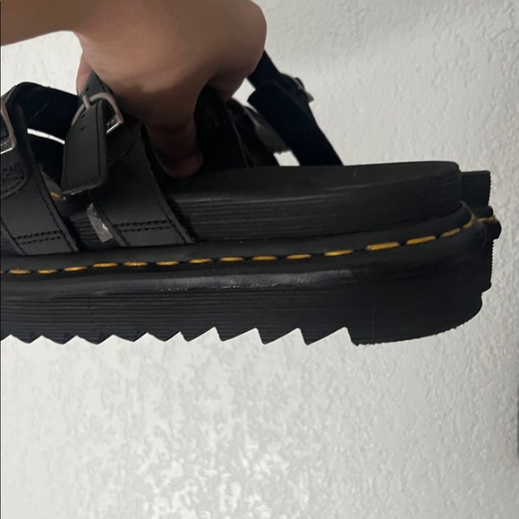 Womans Doc Martin Blaire Slide Sandals, Like New! 11 (43). - Picture 9 of 9